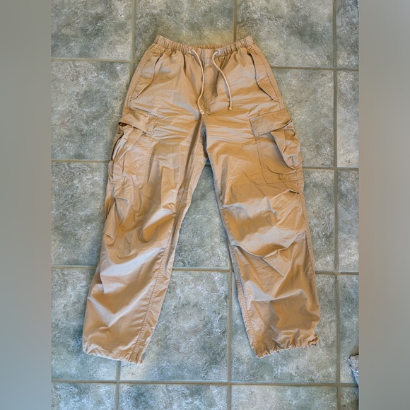 Aritzia Drawstring Cargo Pants - Picture 1 of 4